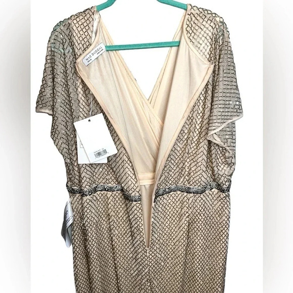 Mac Duggal NWT Beaded Butterfly Sleeve Column Gown. Nude/Silver Sz 22 $698 MSRP - Picture 6 of 13